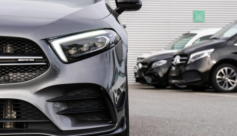 האם מותר לבן משפחה לנהוג ברכב חברה